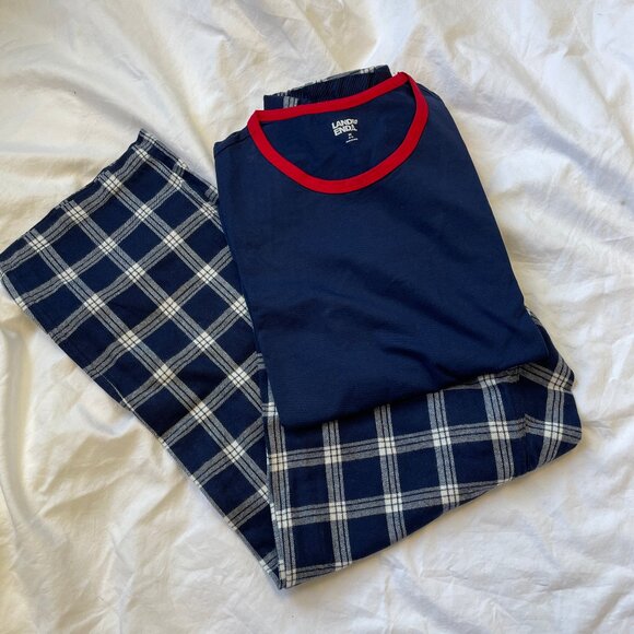 Women's Knit Pajama Set Long Sleeve T-Shirt and Flannel Pants Set, NWT - Picture 1 of 5